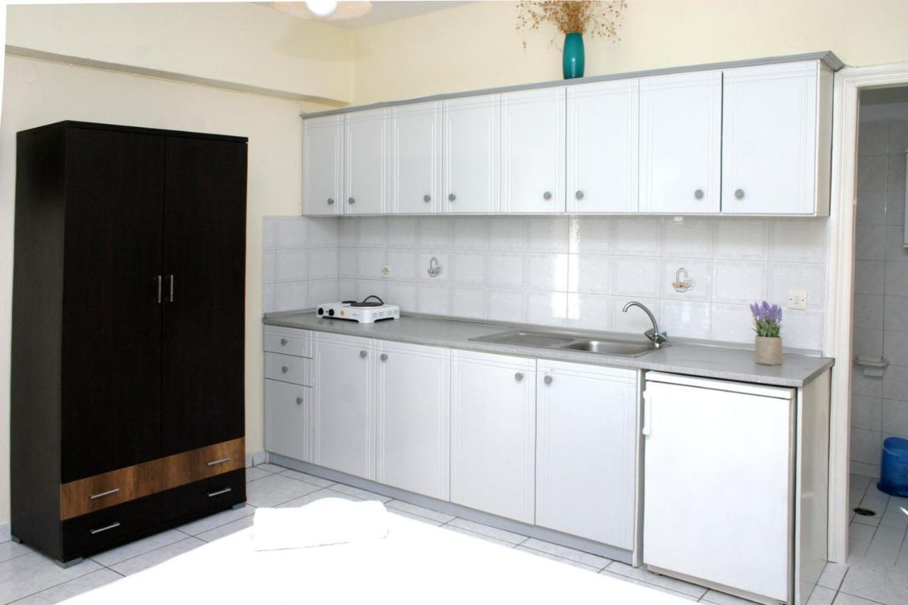 Fotini'S Studios 1 โตโรนี ภายนอก รูปภาพ